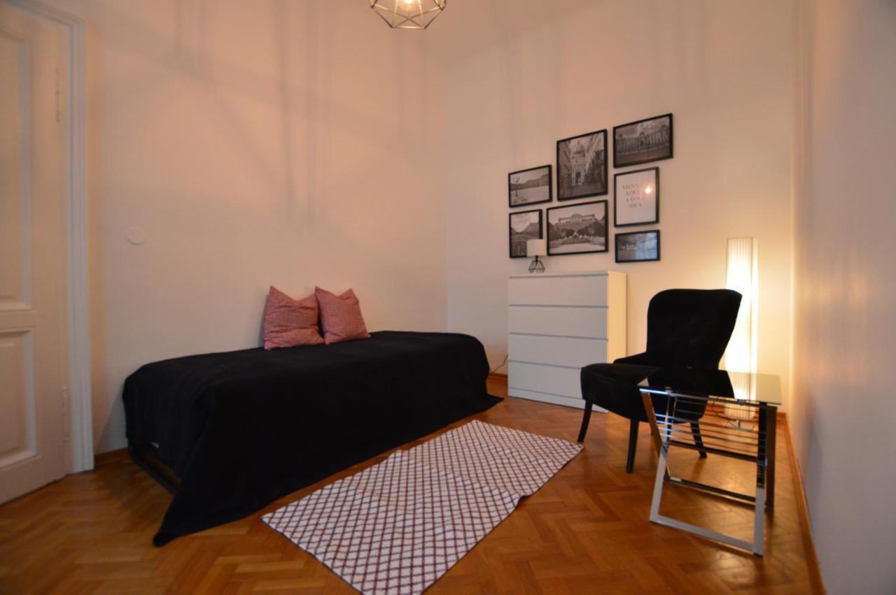 Apartment Penzing Vienna Exterior photo