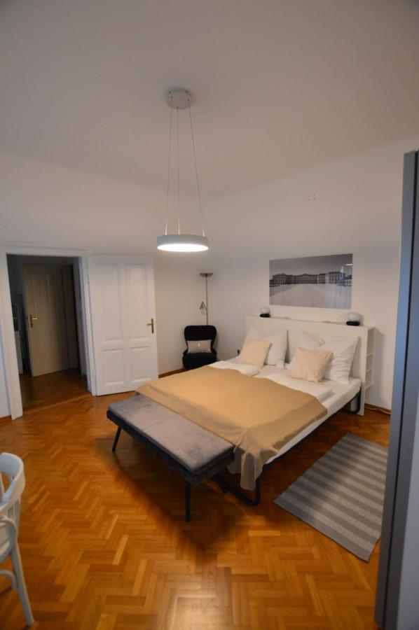 Apartment Penzing Vienna Exterior photo