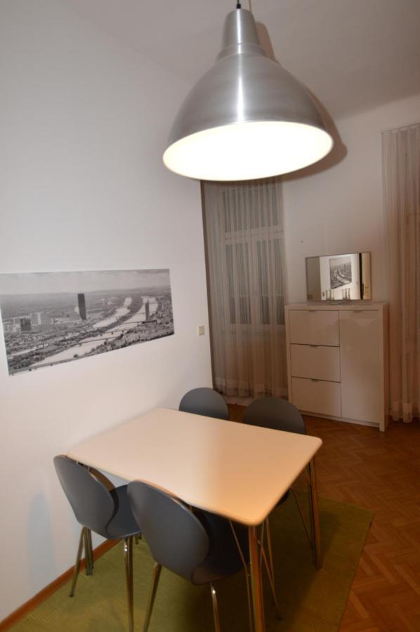 Apartment Penzing Vienna Exterior photo